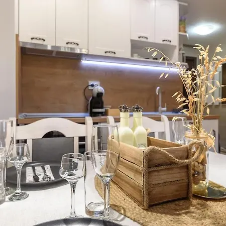 Vutovi's Corner Made With Care Apartment *