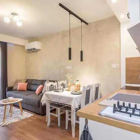 Vutovi's Corner Made With Care דירה בנסקו